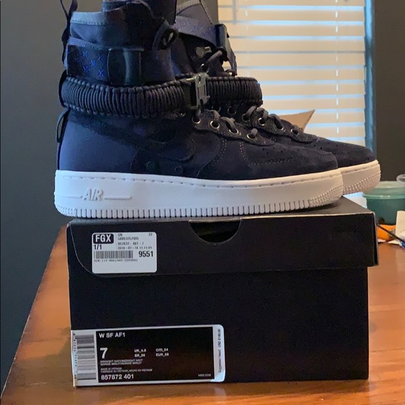 W SF AF1 size 7 - Picture 4 of 5
